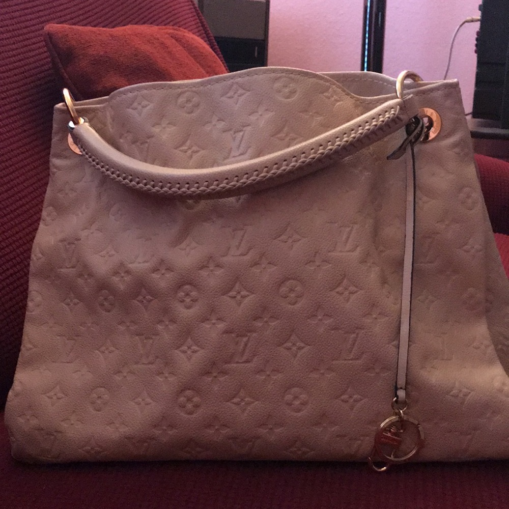 Authentic Louise Vuitton Artsy Gm - Picture 1 of 11